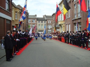 haie d'honneur des Francs Arquebusiers pour les Arbal�triers