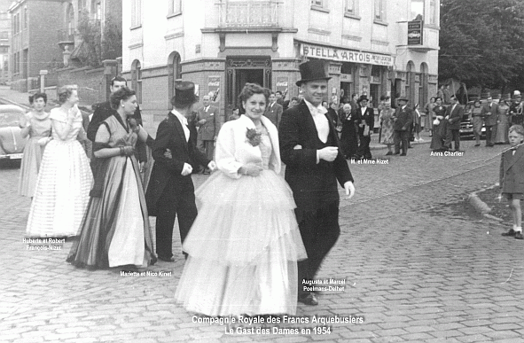 1954 gast des Dames Marcel et Augusta Poelmans-Delhet, Mariette et Nico Kinet, Huberte et Robert Fran�ois-Nizet